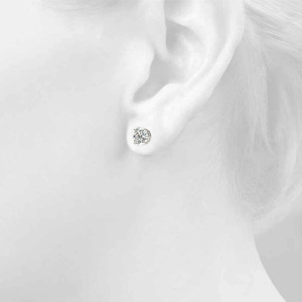 18K White Gold / Round 4 Prong Stud Earring