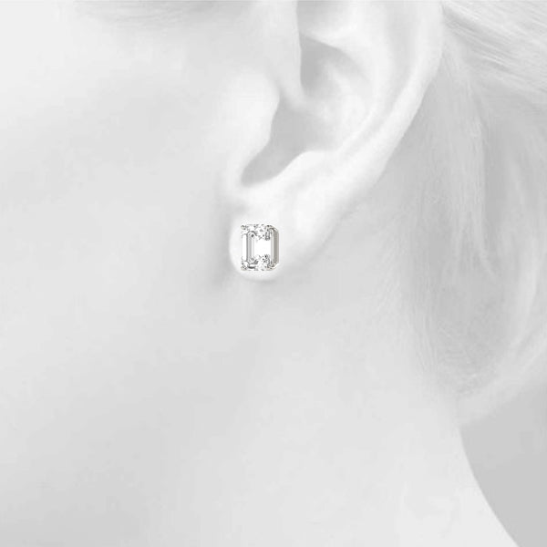 18K White Gold / Emerald 4 Prong Stud Earring