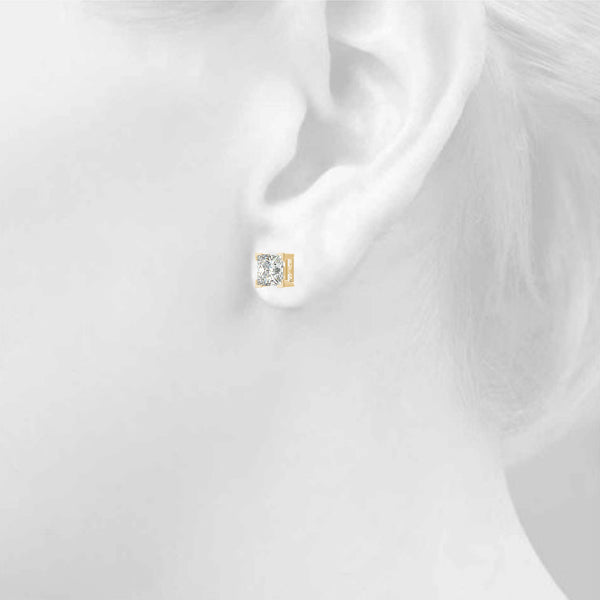 18K Yellow Gold / Princess 4 Prong Stud Earring