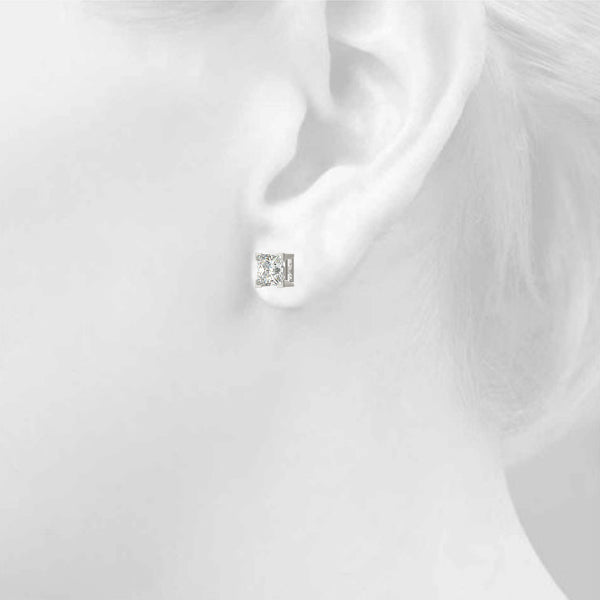 18K White Gold / Princess 4 Prong Stud Earring