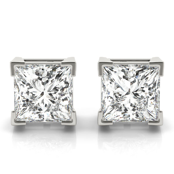 18K White Gold / Princess 4 Prong Stud Earring
